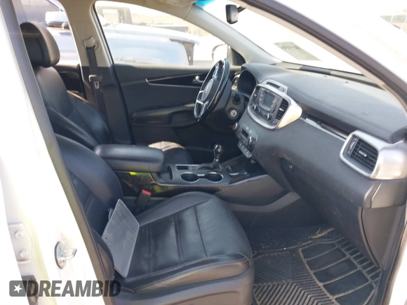 2016 Kia Sorento EX with VIN 5XYPHDA56GG015664, listed as a IAAI auction lot 40550549 with 163,190 mi miles. Bid and sale history available at carsss.com. Image 5.