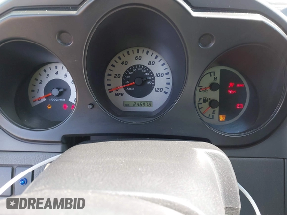 2004 Nissan Frontier XE z VIN 1N6ED27T64C456530, wystawiony jako IAAI lot #41857235 z przebiegiem 246 978 mil mil oraz . Historia ofert i sprzedaży dostępna na DreamBid. Obrazek 7.