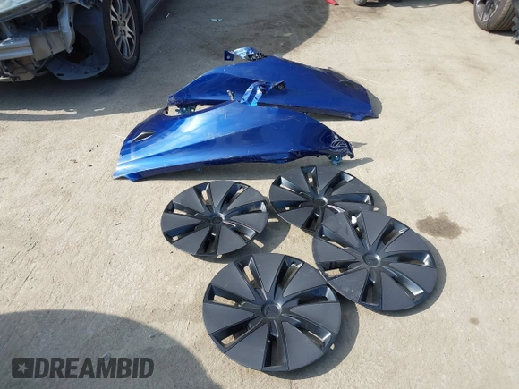 2025 Tesla Model 3 Long Range z VIN 5YJ3E1EB3SF907019, wystawiony jako IAAI lot #42117014 z przebiegiem 3 323 mil mil oraz . Historia ofert i sprzedaży dostępna na DreamBid. Obrazek 12.
