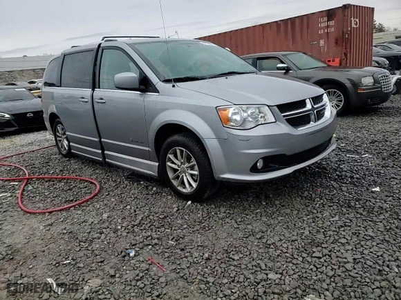 2018 Dodge Grand Caravan SXT with VIN 2C4RDGCG4JR240060, listed as a Copart auction lot 89176565 with 42,803 mi miles and Salvage Title. Bid and sale history available at carsss.com. Image 13.