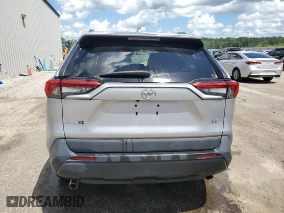 2021 Toyota RAV4 LE z VIN 2T3K1RFV1MC165880, wystawiony jako Copart lot #60464755 z przebiegiem 74 191 mil mil oraz Szkoda całkowita • Salvage title. Historia ofert i sprzedaży dostępna na DreamBid. Obrazek 6.