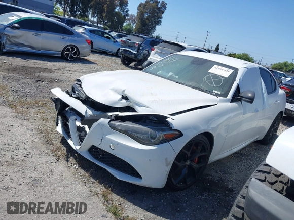 2019 Alfa Romeo Giulia z VIN ZARFAMAN2K7621023, wystawiony jako IAAI lot #41896048 z przebiegiem Nie podano mil oraz . Historia ofert i sprzedaży dostępna na DreamBid. Obrazek 18.