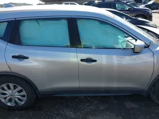 2018 Nissan Rogue SV with VIN KNMAT2MVXJP517232, listed as a IAAI auction lot 41924893 with 205,932 mi miles. Bid and sale history available at carsss.com. Image 13.