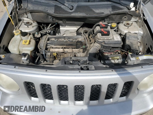 2011 Jeep Patriot Sport z VIN 1J4NT1GA8BD227976, wystawiony jako Copart lot #57175145 z przebiegiem 218 452 mil mil oraz Czysty tytuł • Clean title. Historia ofert i sprzedaży dostępna na DreamBid. Obrazek 12.