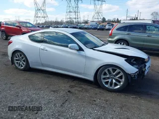 2016 Hyundai Genesis Coupe 3.8L Base with VIN KMHHT6KJ7GU131282, listed as a IAAI auction lot 41552937 with 190,272 mi miles. Bid and sale history available at carsss.com. Image 1.