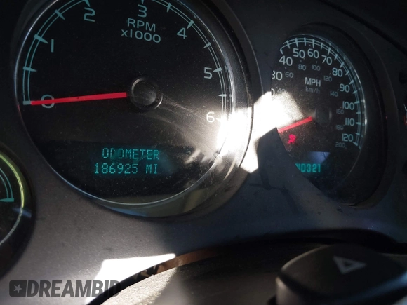 2007 Chevrolet Avalanche LTZ with VIN 3GNEC12J17G182393, listed as a IAAI auction lot 41871001 with 186,925 mi miles and . Bid and sale history available at DreamBid. Image 7.