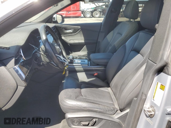 2019 Audi Q8 Premium Plus z VIN WA1EVAF13KD021055, wystawiony jako Copart lot #51812235 z przebiegiem 96 502 mil mil oraz Czysty tytuł • Clean title. Historia ofert i sprzedaży dostępna na DreamBid. Obrazek 7.