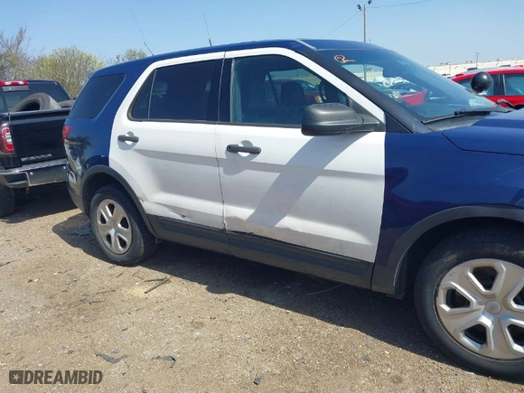 2015 Ford Utility Police Interceptor with VIN 1FM5K8AR7FGA70120, listed as a IAAI auction lot 41793716 with 150,000 mi miles. Bid and sale history available at carsss.com. Image 6.