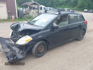 2008 Nissan Versa S с VIN 3N1BC13E18L460590, выставлен на аукционе IAAI как лот 42478943 с пробегом 155 037 миль миль и . История ставок и продаж доступна на DreamBid. Изображение 2.