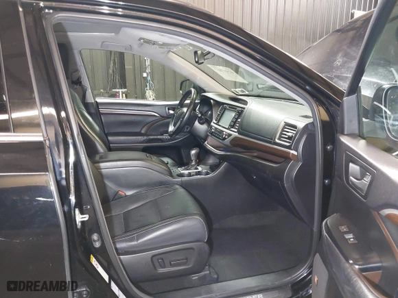 2015 Toyota Highlander Limited with VIN 5TDDKRFH1FS176008, listed as a IAAI auction lot 41917867 with 271,362 mi miles. Bid and sale history available at carsss.com. Image 5.