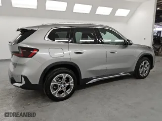 2025 BMW X1 xDrive28i with VIN WBX73EF01S5108498, listed as a Copart auction lot 52829325 with 9,430 mi miles and Clean Title. Bid and sale history available at carsss.com. Image 3.