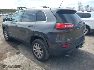 2014 Jeep Cherokee Latitude with VIN 1C4PJMCS8EW138499, listed as a IAAI auction lot 42098609 with 149,782 mi miles. Bid and sale history available at carsss.com. Image 3.