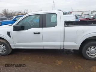 2021 Ford F-150 XL с VIN 1FTEX1C51MFC37002, выставлен на аукционе IAAI как лот 41263754 с пробегом Не указан миль и . История ставок и продаж доступна на DreamBid. Изображение 14.