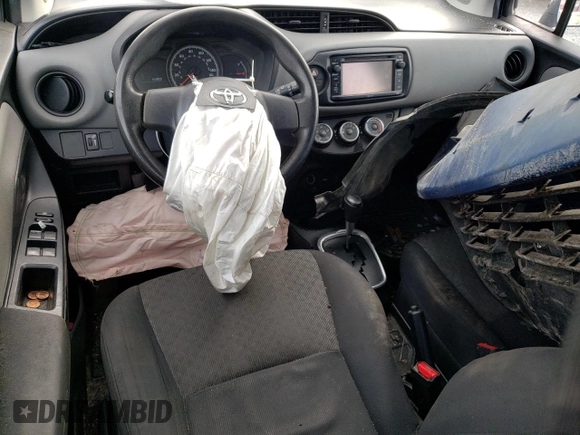 2015 Toyota Yaris L z VIN VNKKTUD37FA039710, wystawiony jako Copart lot #53403255 z przebiegiem 261 266 mil mil oraz Szkoda całkowita • Salvage title. Historia ofert i sprzedaży dostępna na DreamBid. Obrazek 8.
