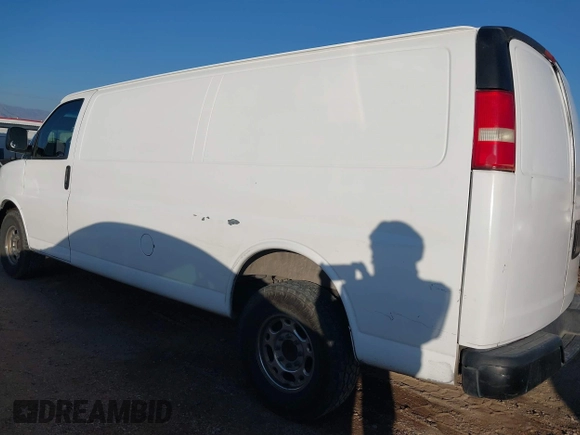 2007 GMC Savana Cargo Van with VIN 1GTGG29V571131451, listed as a IAAI auction lot 41455030 with 336,397 mi miles. Bid and sale history available at carsss.com. Image 14.