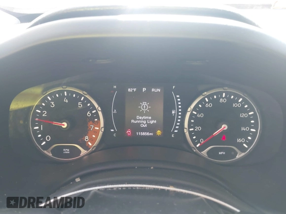 2017 Jeep Renegade Latitude z VIN ZACCJABB5HPG25210, wystawiony jako IAAI lot #42194543 z przebiegiem 115 856 mil mil oraz . Historia ofert i sprzedaży dostępna na DreamBid. Obrazek 7.