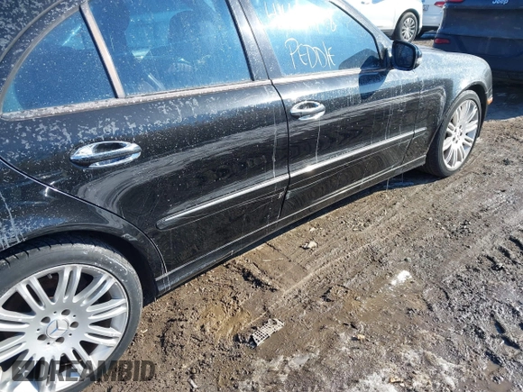 2007 Mercedes-Benz E-Class 3.5L with VIN WDBUF87X27X215963, listed as a IAAI auction lot 41424948 with 117,508 mi miles. Bid and sale history available at carsss.com. Image 12.