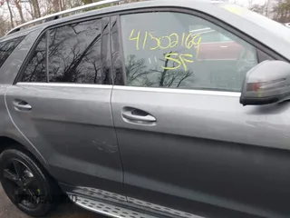 2018 Mercedes-Benz GLE 350 with VIN 4JGDA5HB3JB064259, listed as a IAAI auction lot 41502169 with 111,196 mi miles and . Bid and sale history available at DreamBid. Image 13.