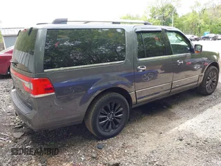 2015 Lincoln Navigator z VIN 5LMJJ3JT3FEJ07172, wystawiony jako IAAI lot #42313343 z przebiegiem 189 807 mil mil oraz . Historia ofert i sprzedaży dostępna na DreamBid. Obrazek 4.
