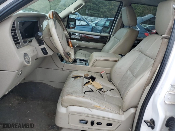 2009 Lincoln Navigator with VIN 5LMFU28539EJ00256, listed as a Copart auction lot 76085394 with 230,298 mi miles and Salvage Title. Bid and sale history available at carsss.com. Image 7.