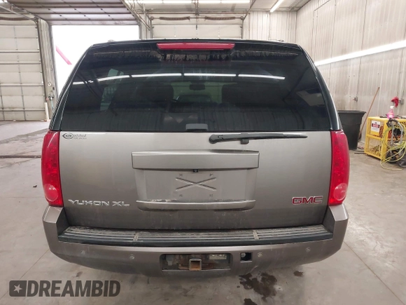 2013 GMC Yukon XL SLT with VIN 1GKS2KE71DR213758, listed as a IAAI auction lot 41713240 with 193,611 mi miles. Bid and sale history available at carsss.com. Image 17.