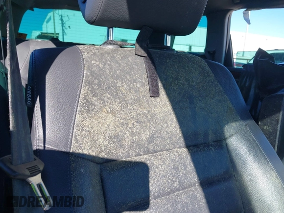 2010 Volkswagen Touareg VR6 z VIN WVGBF7A95AD002412, wystawiony jako IAAI lot #41259491 z przebiegiem 94 104 mil mil oraz . Historia ofert i sprzedaży dostępna na DreamBid. Obrazek 6.