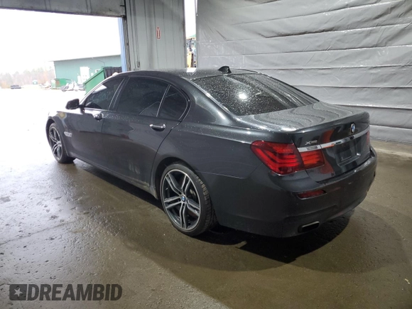 2015 BMW 7 Series 750Li xDrive z VIN WBAYF8C57FD653916, wystawiony jako Copart lot #52864275 z przebiegiem 138 811 mil mil oraz Szkoda całkowita • Salvage title. Historia ofert i sprzedaży dostępna na DreamBid. Obrazek 2.