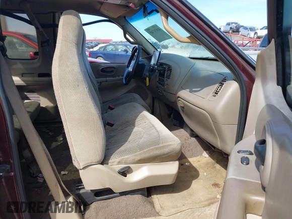 2000 Ford F-150 XL with VIN 1FTZX1725YNB34291, listed as a IAAI auction lot 41831745 with 207,119 mi miles. Bid and sale history available at carsss.com. Image 5.