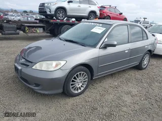 2005 Honda Civic EX with VIN 1HGES25725L010151, listed as a IAAI auction lot 41726022 with 204,726 mi miles. Bid and sale history available at carsss.com. Image 2.