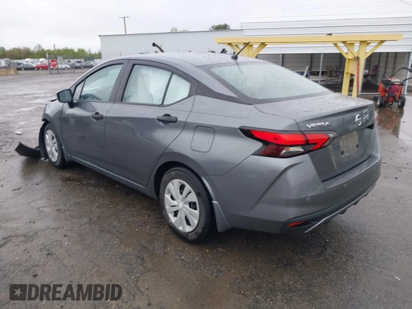 2022 Nissan Versa S z VIN 3N1CN8DV9NL821341, wystawiony jako IAAI lot #41963545 z przebiegiem 49 159 mil mil oraz . Historia ofert i sprzedaży dostępna na DreamBid. Obrazek 3.