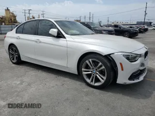 2016 BMW 3 Series 328i z VIN WBA8E9C59GK645483, wystawiony jako Copart lot #59623365 z przebiegiem 111 222 mil mil oraz Szkoda całkowita • Salvage title. Historia ofert i sprzedaży dostępna na DreamBid. Obrazek 4.