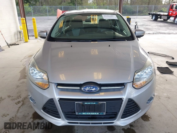 2014 Ford Focus SE with VIN 1FADP3F28EL433519, listed as a IAAI auction lot 41969007 with 137,064 mi miles. Bid and sale history available at carsss.com. Image 13.