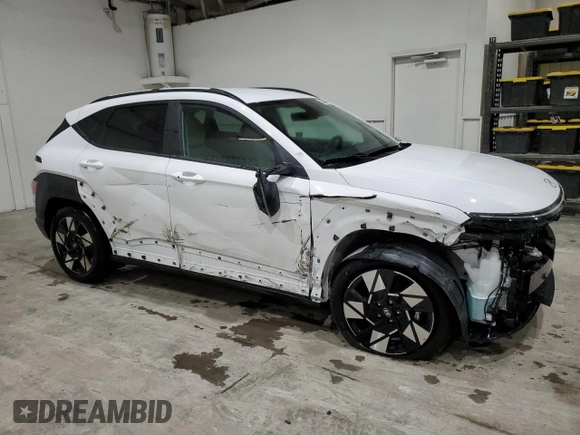 2025 Hyundai Kona SEL with VIN KM8HB3ABXSU235950, listed as a Copart auction lot 45015925 with 8,289 mi miles and Clean Title. Bid and sale history available at carsss.com. Image 4.