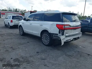 2018 Lincoln Navigator Reserve with VIN 5LMJJ2LT7JEL07827, listed as a IAAI auction lot 41931713 with 96,425 mi miles. Bid and sale history available at carsss.com. Image 3.