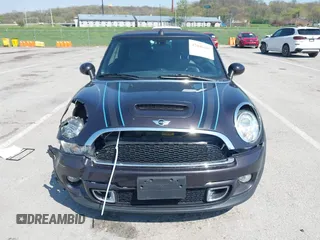 2012 MINI Convertible S с VIN WMWZP3C52CT550179, выставлен на аукционе IAAI как лот 42046285 с пробегом 87 718 миль миль и . История ставок и продаж доступна на DreamBid. Изображение 11.