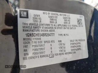 2011 Chevrolet Suburban LS with VIN 1GNSCHE04BR284777, listed as a IAAI auction lot 41291991 with 285,187 mi miles. Bid and sale history available at carsss.com. Image 9.