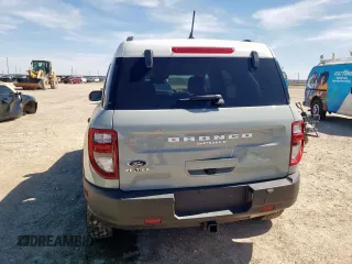 2024 Ford Bronco Sport Heritage z VIN 3FMCR9G63RRE67293, wystawiony jako Copart lot #57208985 z przebiegiem 11 765 mil mil oraz Szkoda całkowita • Salvage title. Historia ofert i sprzedaży dostępna na DreamBid. Obrazek 6.