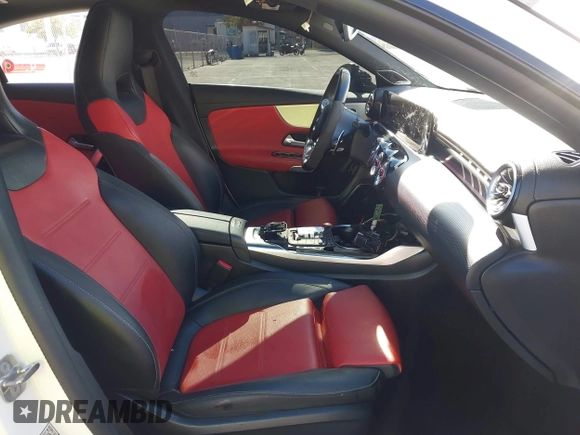 2023 Mercedes-Benz CLA 35 AMG z VIN W1K5J5BBXPN382376, wystawiony jako IAAI lot #41681927 z przebiegiem 21 630 mil mil oraz . Historia ofert i sprzedaży dostępna na DreamBid. Obrazek 5.