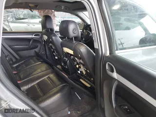 2004 Porsche Cayenne S with VIN WP1AB29P24LA67700, listed as a IAAI auction lot 41788386 with 1 mi miles. Bid and sale history available at carsss.com. Image 8.