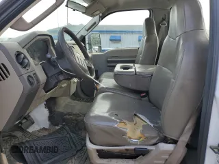 2008 Ford F-250 z VIN 1FDNF20518EE09582, wystawiony jako Copart lot #46505405 z przebiegiem 167 669 mil mil oraz Nie do naprawy • Non repairable. Historia ofert i sprzedaży dostępna na DreamBid. Obrazek 7.