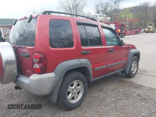2006 Jeep Liberty Sport with VIN 1J4GL48KX6W137241, listed as a IAAI auction lot 42048621 with 83,523 mi miles and . Bid and sale history available at carsss.com. Image 4.