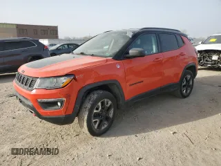 2018 Jeep Compass Trailhawk with VIN 3C4NJDDB4JT130342, listed as a Copart auction lot 49172715 with 112,618 mi miles and Salvage Title. Bid and sale history available at carsss.com. Image 1.