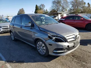 2014 Mercedes-Benz B Electric Drive with VIN WDDVP9AB6EJ003546, listed as a Copart auction lot 41847585 with 136,601 mi miles and Salvage Title. Bid and sale history available at DreamBid. Image 4.