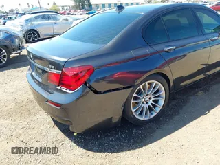 2015 BMW 7 Series 750i с VIN WBAYA8C59FD825698, выставлен на аукционе IAAI как лот 42009098 с пробегом 71 639 миль миль и . История ставок и продаж доступна на DreamBid. Изображение 6.