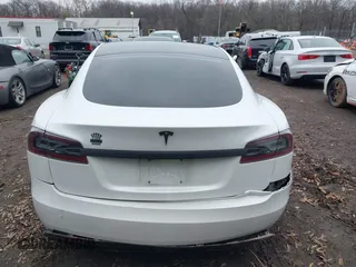 2020 Tesla Model S Long Range with VIN 5YJSA1E23LF389065, listed as a IAAI auction lot 41131372 with Not Provided miles. Bid and sale history available at carsss.com. Image 16.
