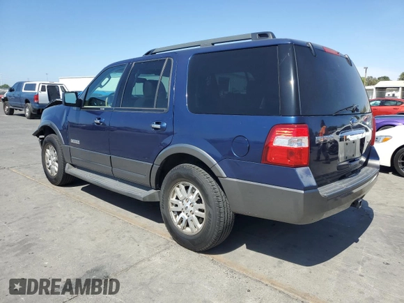 2007 Ford Expedition XLT with VIN 1FMFU15527LA85632, listed as a Copart auction lot 61855455 with 177,899 mi miles and Salvage title. Bid and sale history available at DreamBid. Image 2.