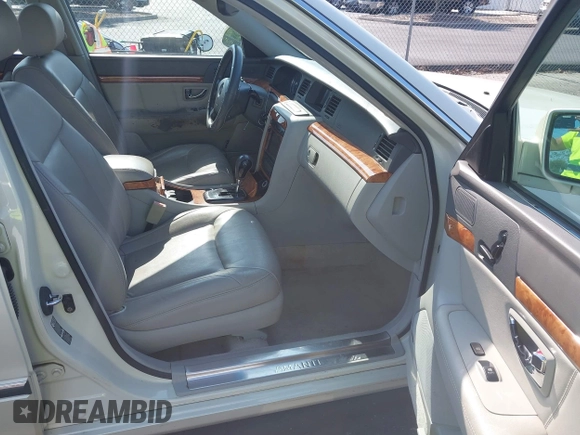 2004 Kia Amanti z VIN KNALD124145015796, wystawiony jako IAAI lot #42308909 z przebiegiem 111 156 mil mil oraz . Historia ofert i sprzedaży dostępna na DreamBid. Obrazek 5.