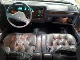 1989 Chrysler New Yorker z VIN 1C3BC663XKD578434, wystawiony jako Copart lot #84945044 z przebiegiem 51 067 mil mil oraz Szkody całkowita. Historia ofert i sprzedaży dostępna na DreamBid. Obrazek 8.