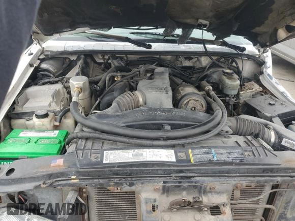 2002 GMC Sonoma SL z VIN 1GTCS145728219657, wystawiony jako Copart lot #85582124 z przebiegiem Nie podano mil oraz Szkody całkowita. Historia ofert i sprzedaży dostępna na DreamBid. Obrazek 11.