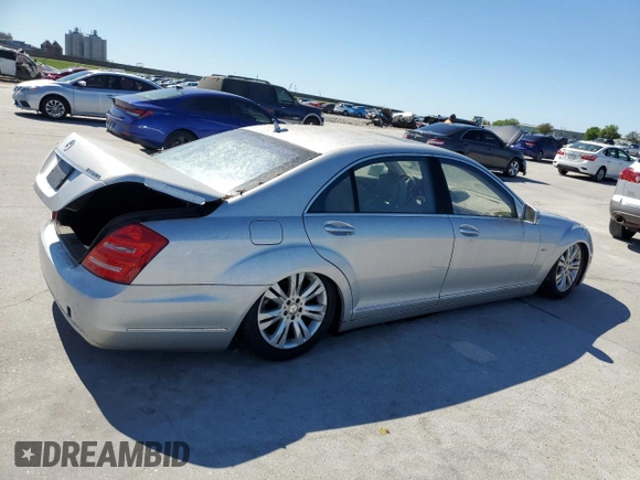 2010 Mercedes-Benz S 400 with VIN WDDNG9FB4AA290503, listed as a Copart auction lot 68741204 with 75,223 mi miles and Salvage Title. Bid and sale history available at DreamBid. Image 3.